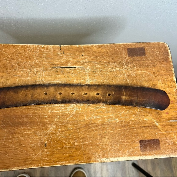 Vintage Brown Leather Belt Gold Buckle Emblem Rustic Western Boho Mens 41/42” - Picture 7 of 11